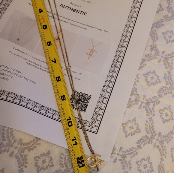 SALE !!!!Auth Chanel Pearl Necklace w/ a 24 inch chain/ adjustable/Gorgeous ❤️ - Picture 7 of 7